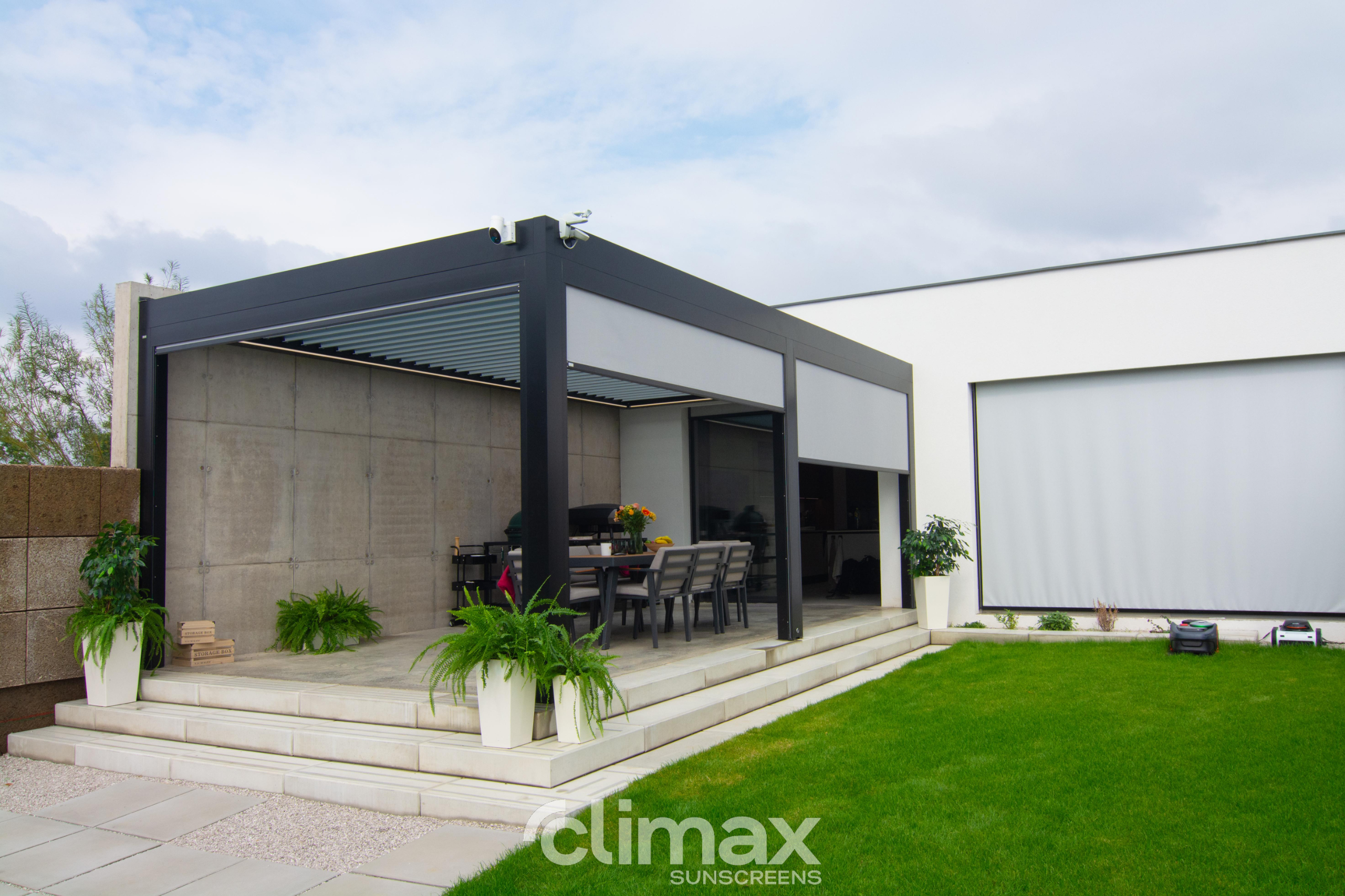 lamelino-pergola-unirol-z-screen-2024-09-olisun (1)
